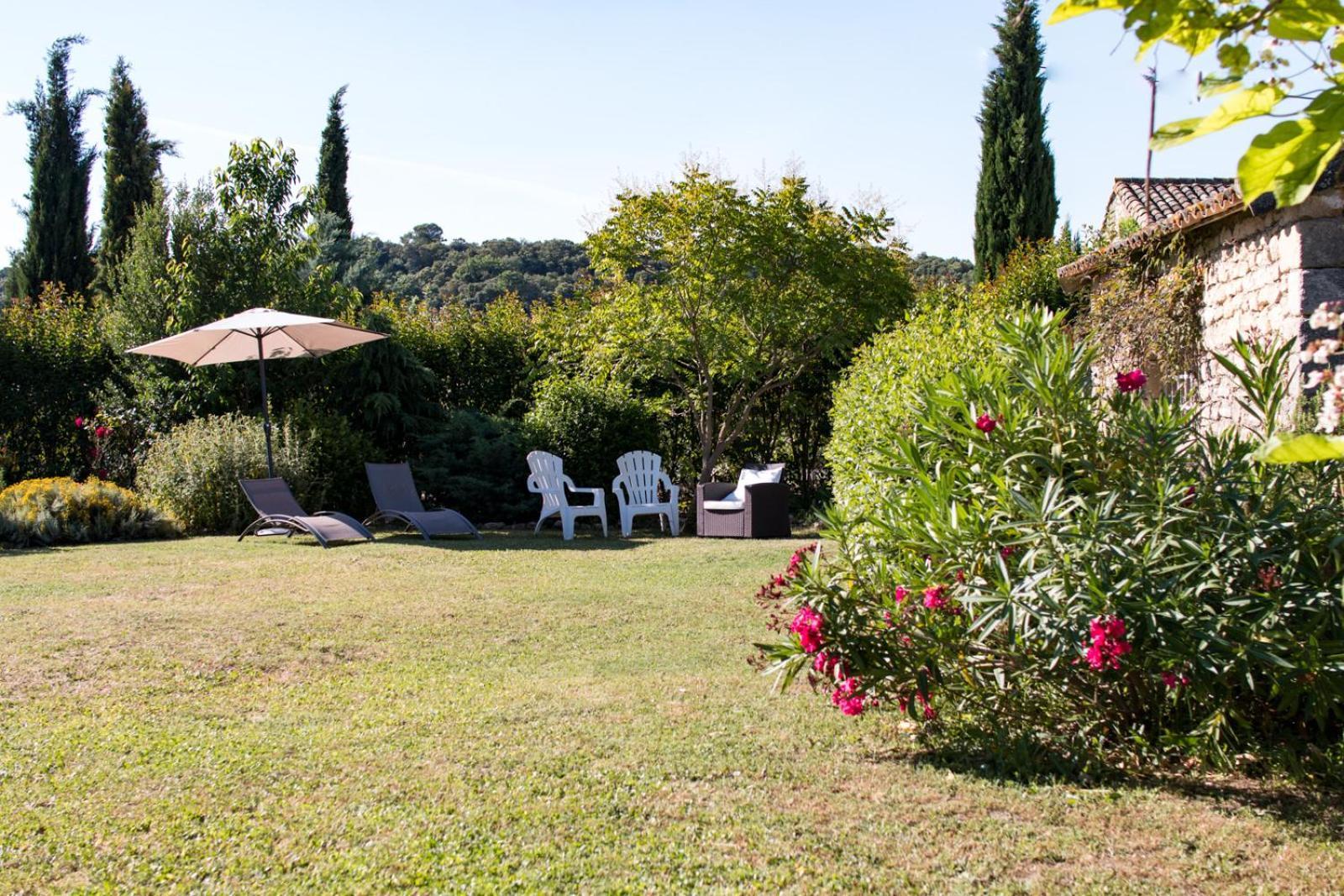 Mas De La Rivoire B&B Villevieille Экстерьер фото