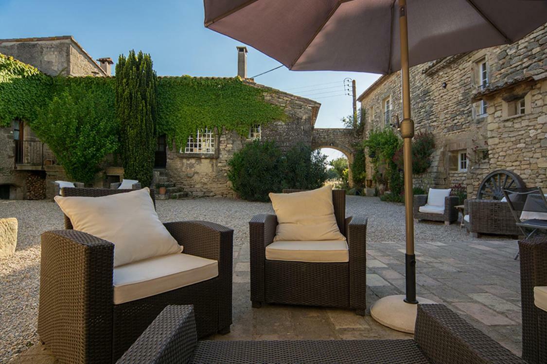 Mas De La Rivoire B&B Villevieille Экстерьер фото