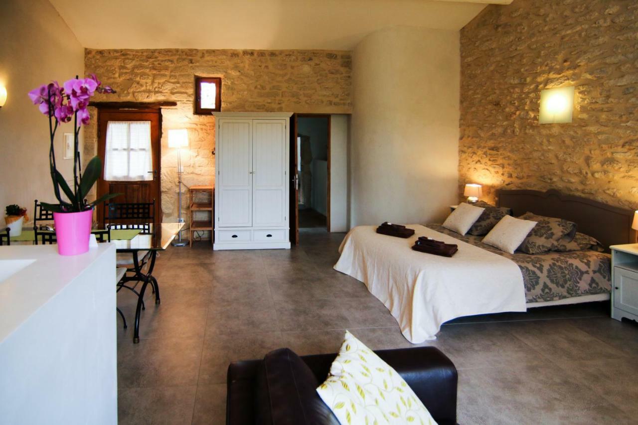 Mas De La Rivoire B&B Villevieille Экстерьер фото